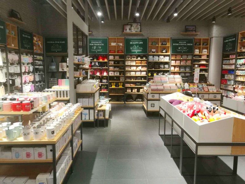 戀惠優(yōu)品 全新展廳布局設計，打造連鎖品牌氣質范兒